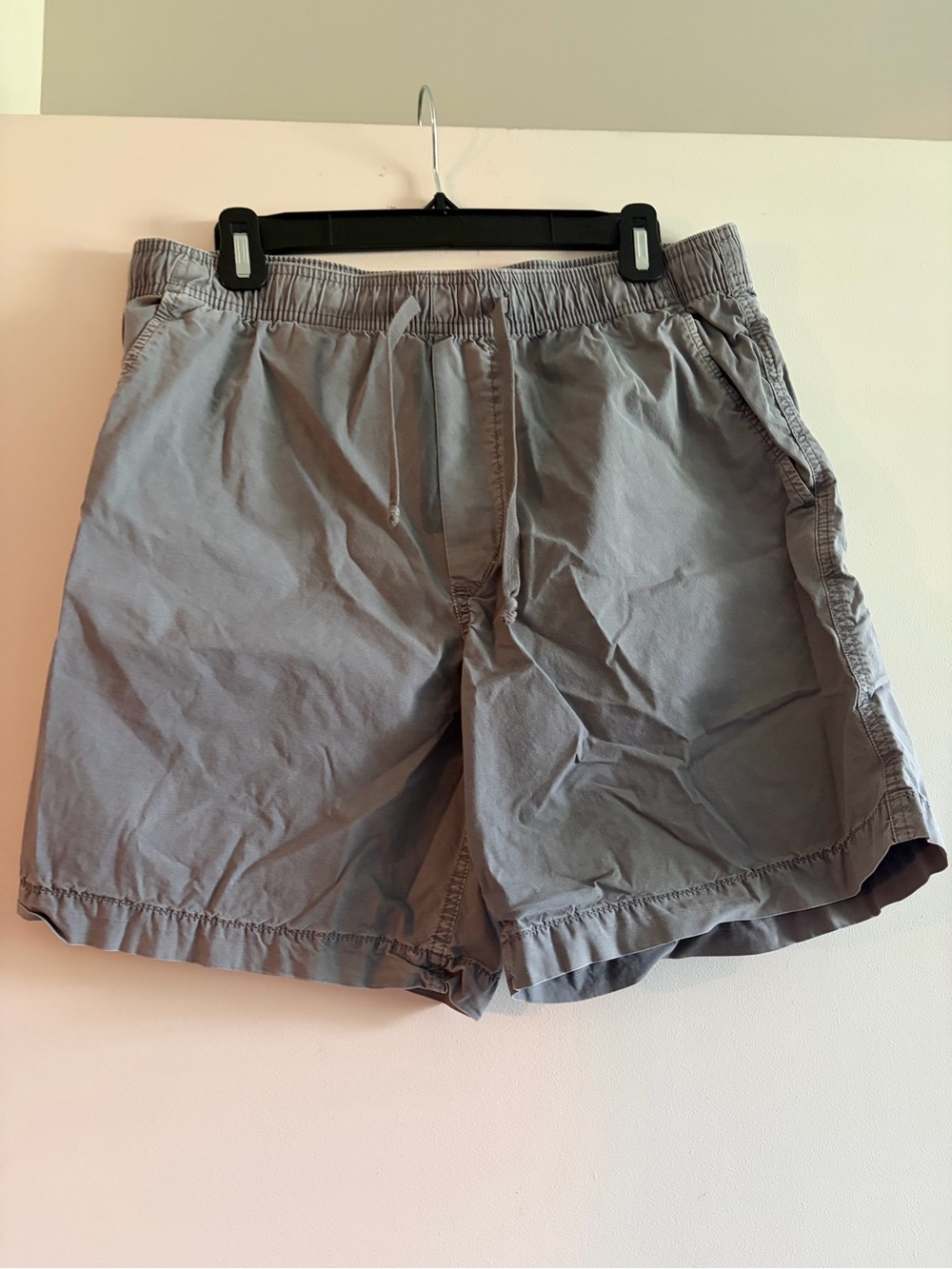 American Eagle Outfitters Men's Light Gray Athletic Shorts
